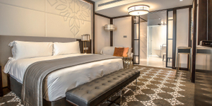 La chambre à coucher commerciale de meubles d'hôtel place le matelas mou à haute densité